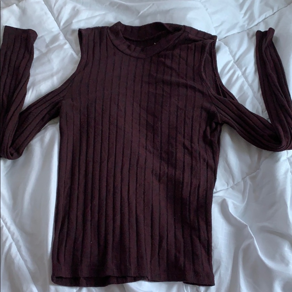 American Eagle cold shoulder top